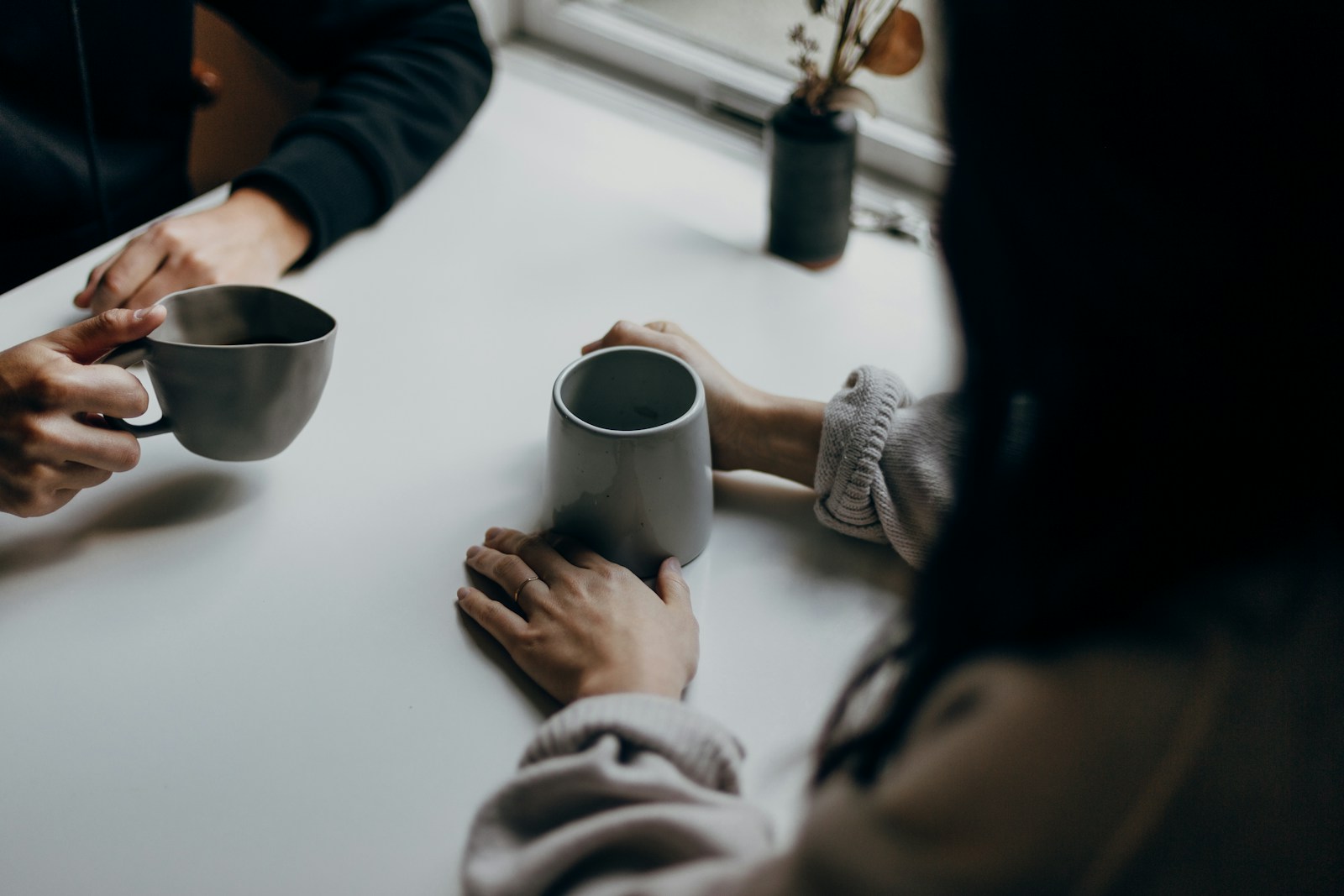 Moment d'écoute autour d'une tasse de thé